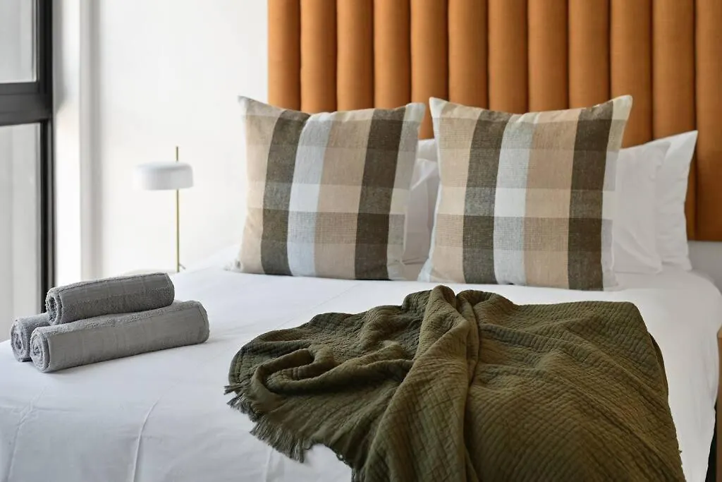 Zainab - Modern City Centre Aprt- City And Mountain Views! Cape Town
