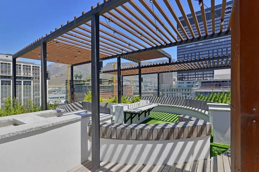 Zainab - Modern City Centre Aprt- City And Mountain Views! Cape Town South Africa