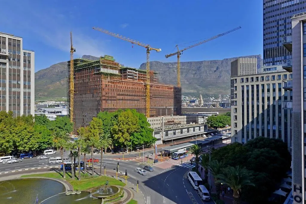 Zainab - Modern City Centre Aprt- City And Mountain Views! Cape Town