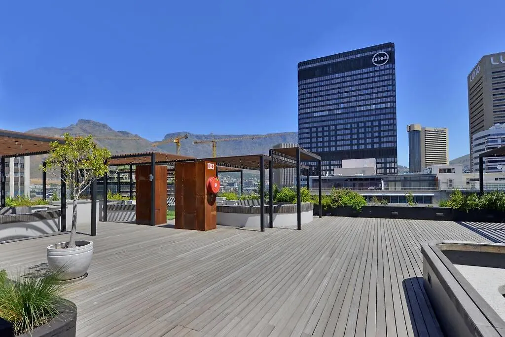 Zainab - Modern City Centre Aprt- City And Mountain Views! Cape Town 0*,
