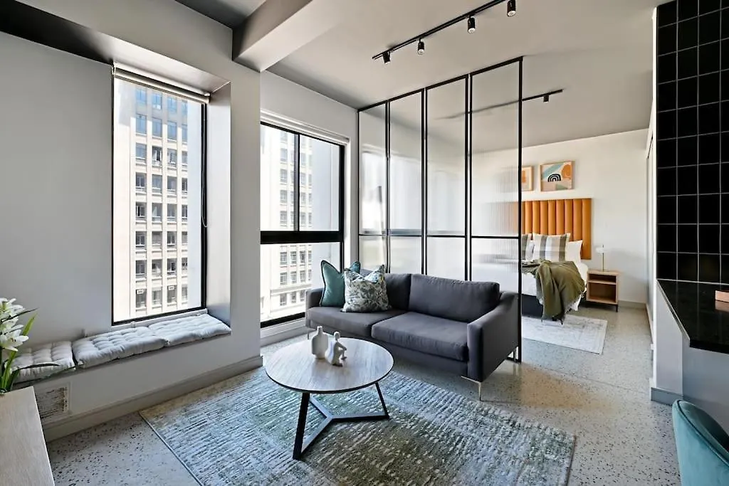 Zainab - Modern City Centre Aprt- City And Mountain Views! Cape Town